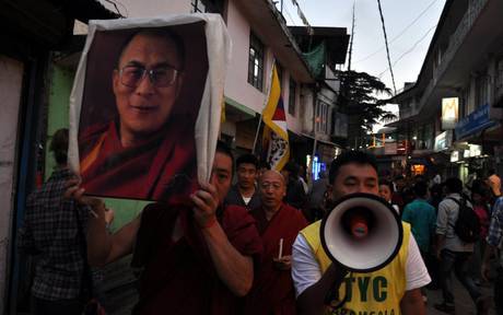 Tibet, polizia spara sulla folla: 4 morti