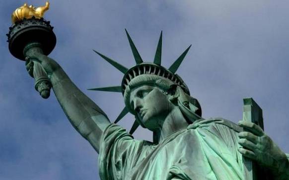 New York, evacuata  Statua della libertà