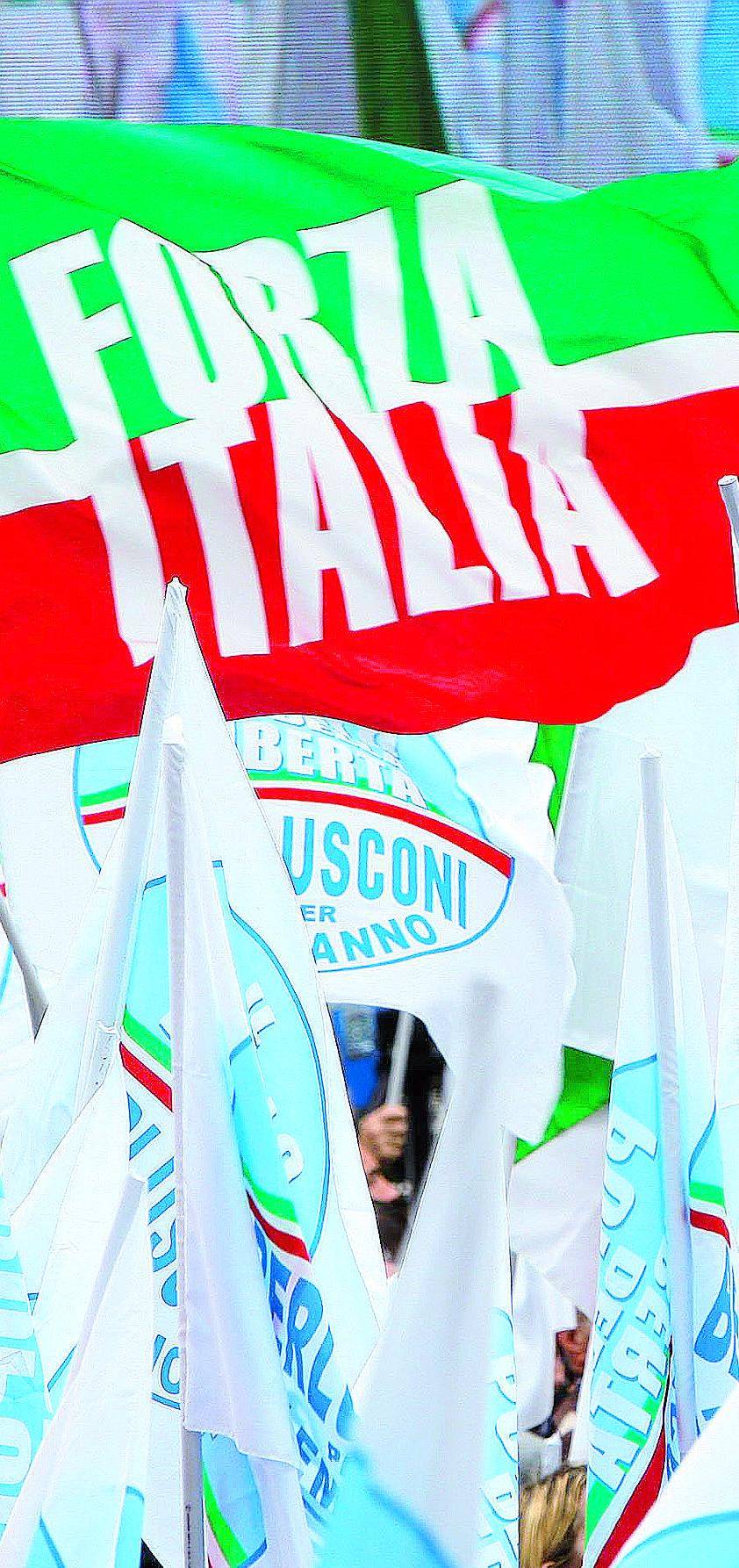 Il Pdl torna Forza Italia, azzerate tutte le cariche Via al confronto interno