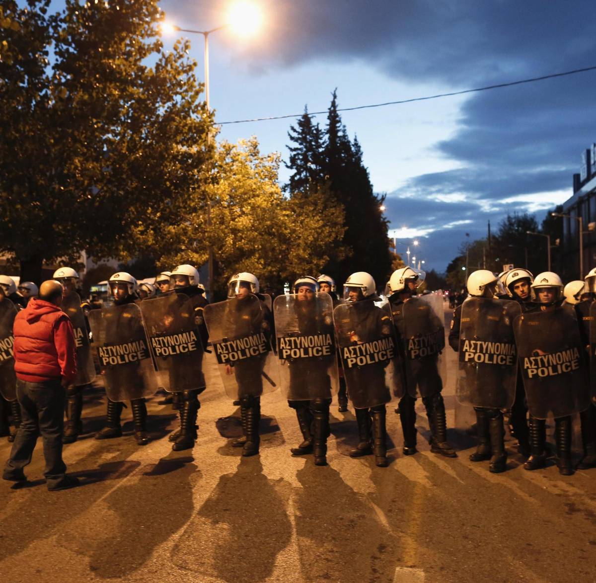 Grecia sempre più giù Tv di Stato sgomberata dalle forze speciali
