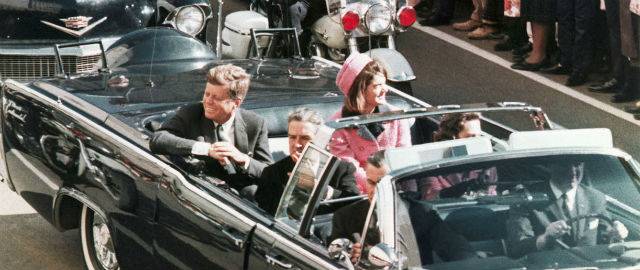 Bandiere a mezz'asta in tutti gli Stati Uniti nel 50° anniversario dell'assassinio di Kennedy