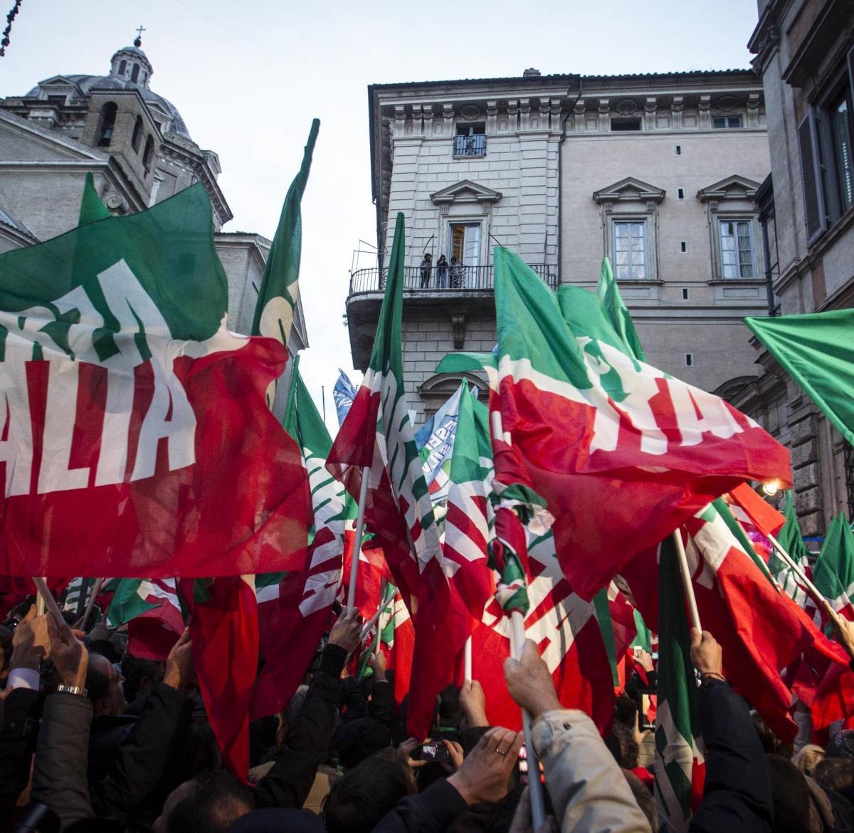 La cavalcata del centrodestra nei sondaggi