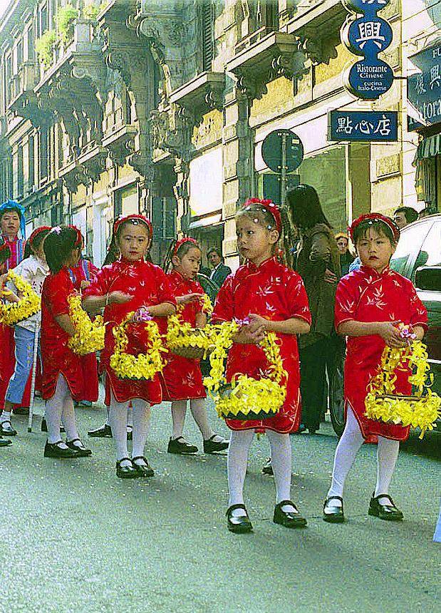 Nelle Chinatown milanesi tra affari, fame e tanti rischi