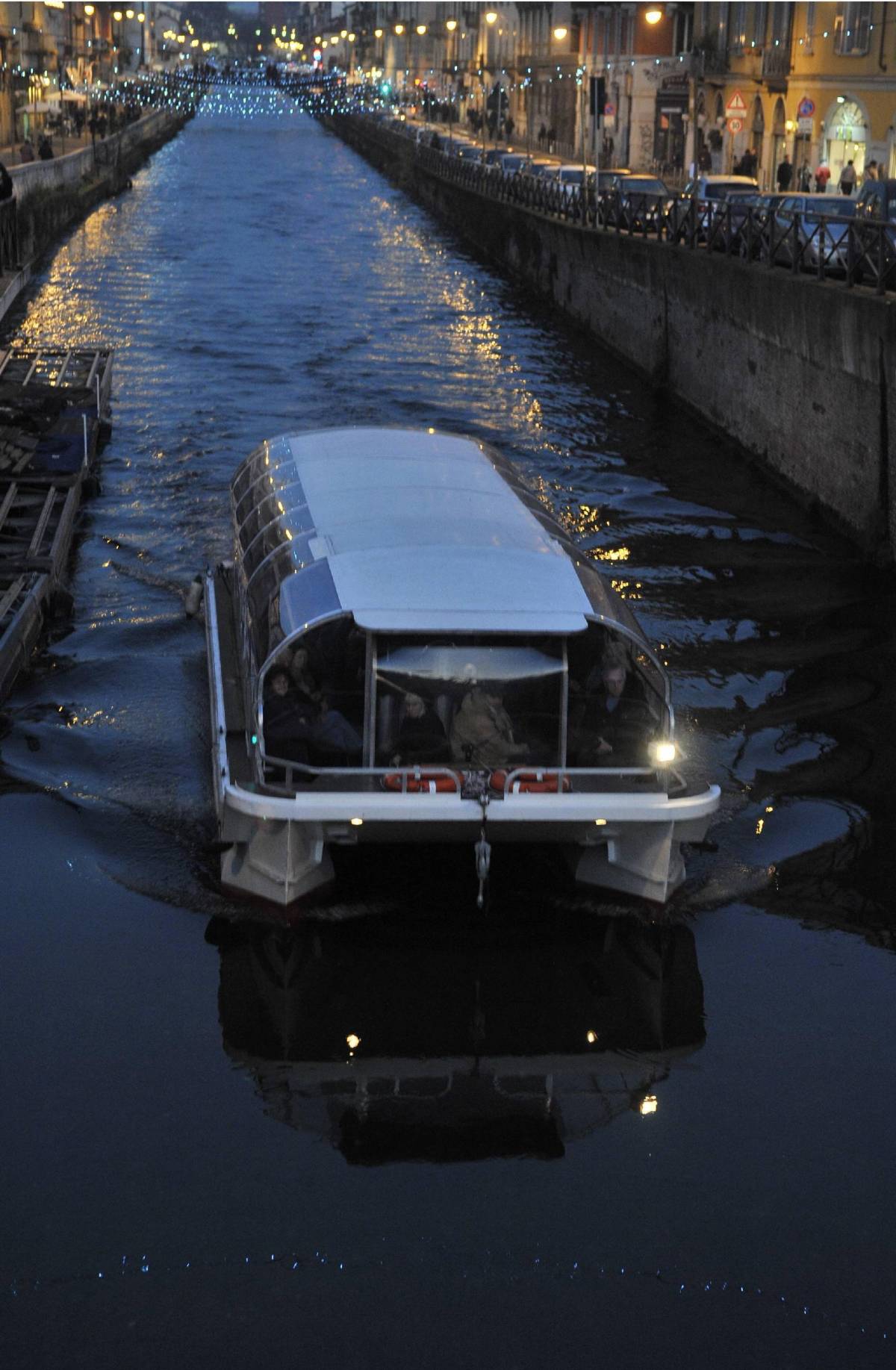 Alla scoperta dei Navigli  a bordo di una motonaveGite fino al 2 febbraio