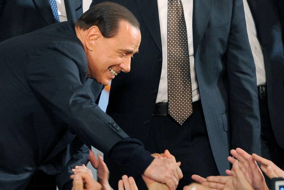 Berlusconi si gode i sondaggi: aumenta il vantaggio sul Pd