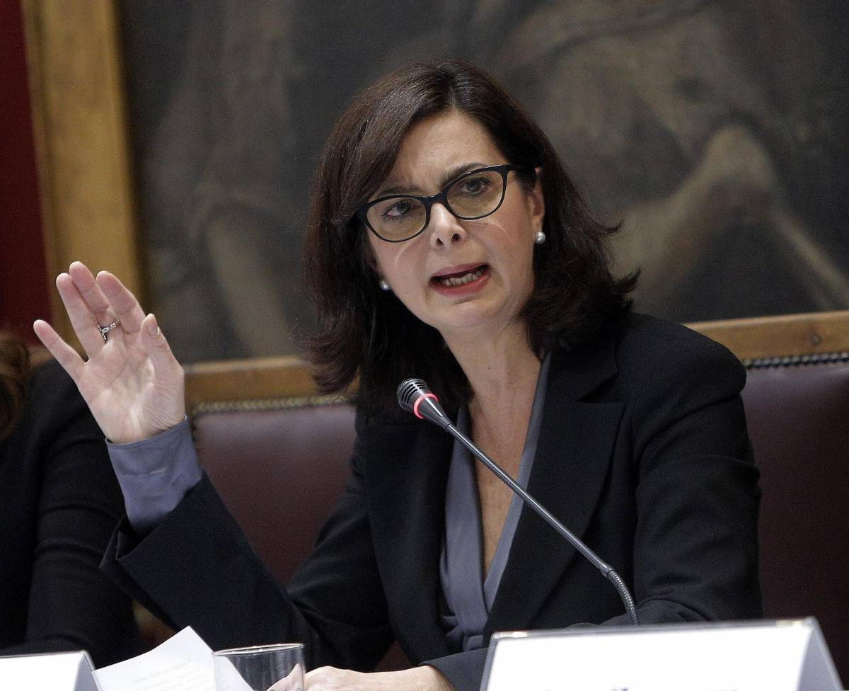 La gran balla della Boldrini: «Non prenderò voli di Stato»