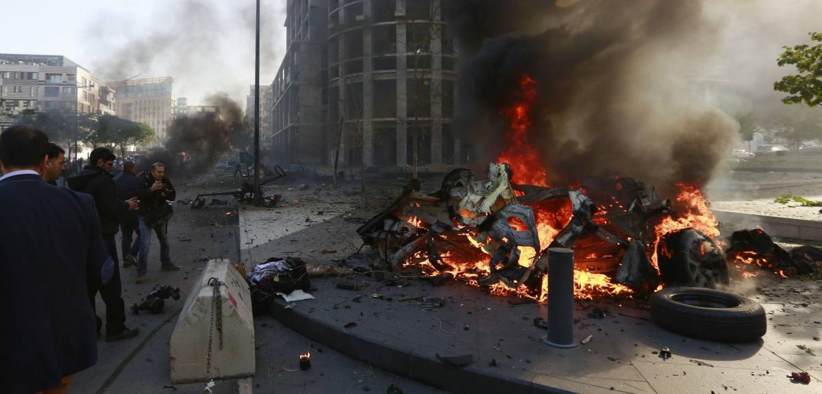 Autobomba uccide ex ministro La violenza contagia Beirut