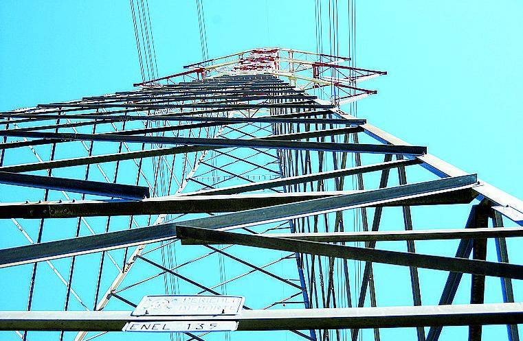 L'Italia spegne la luce Consumi elettrici a picco