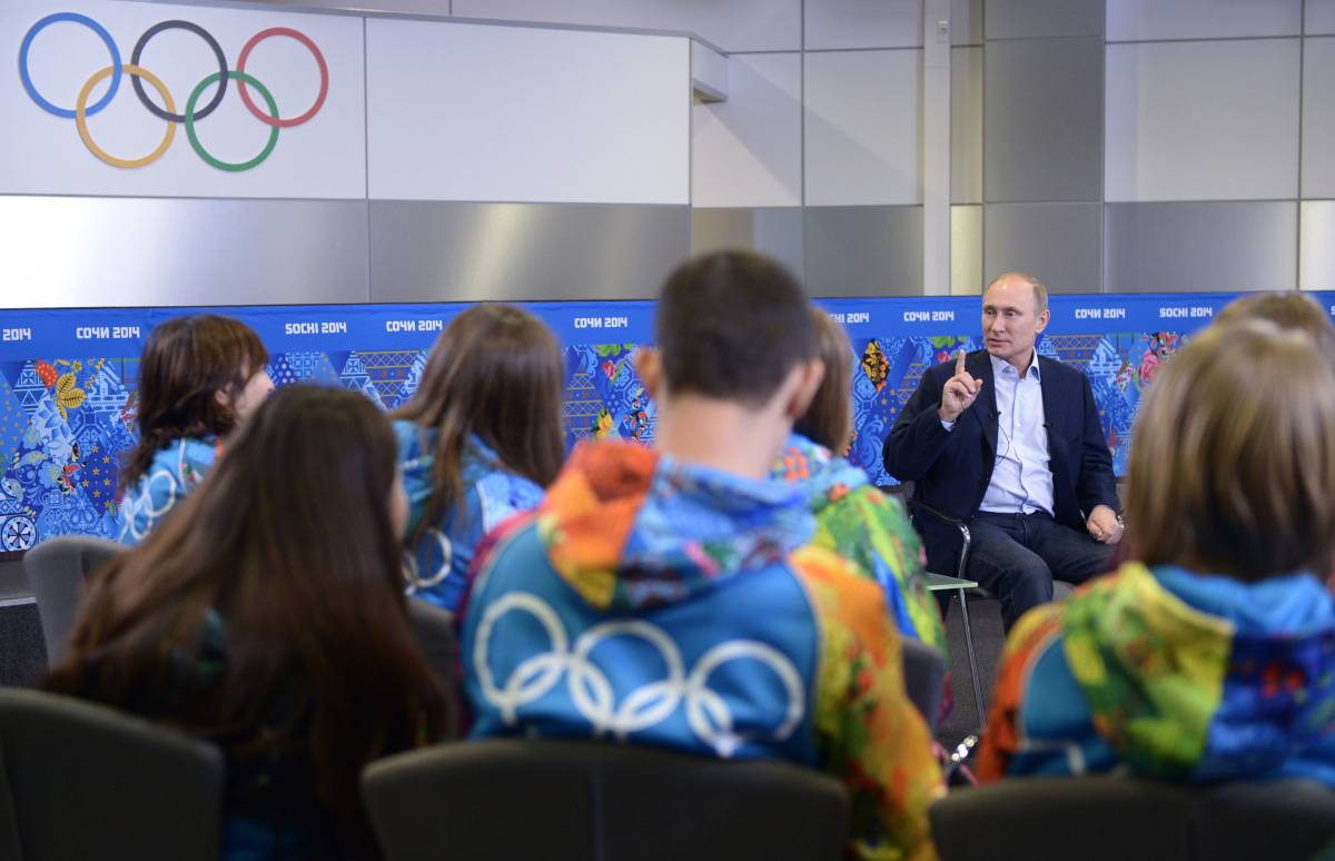 Vladimir Putin parla ai volontari di Sochi / 17.01.2014