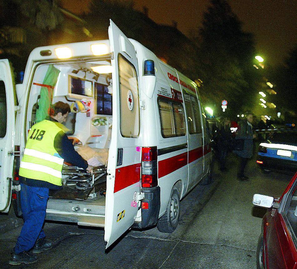 Incinta si schianta in auto Morto anche il bambino