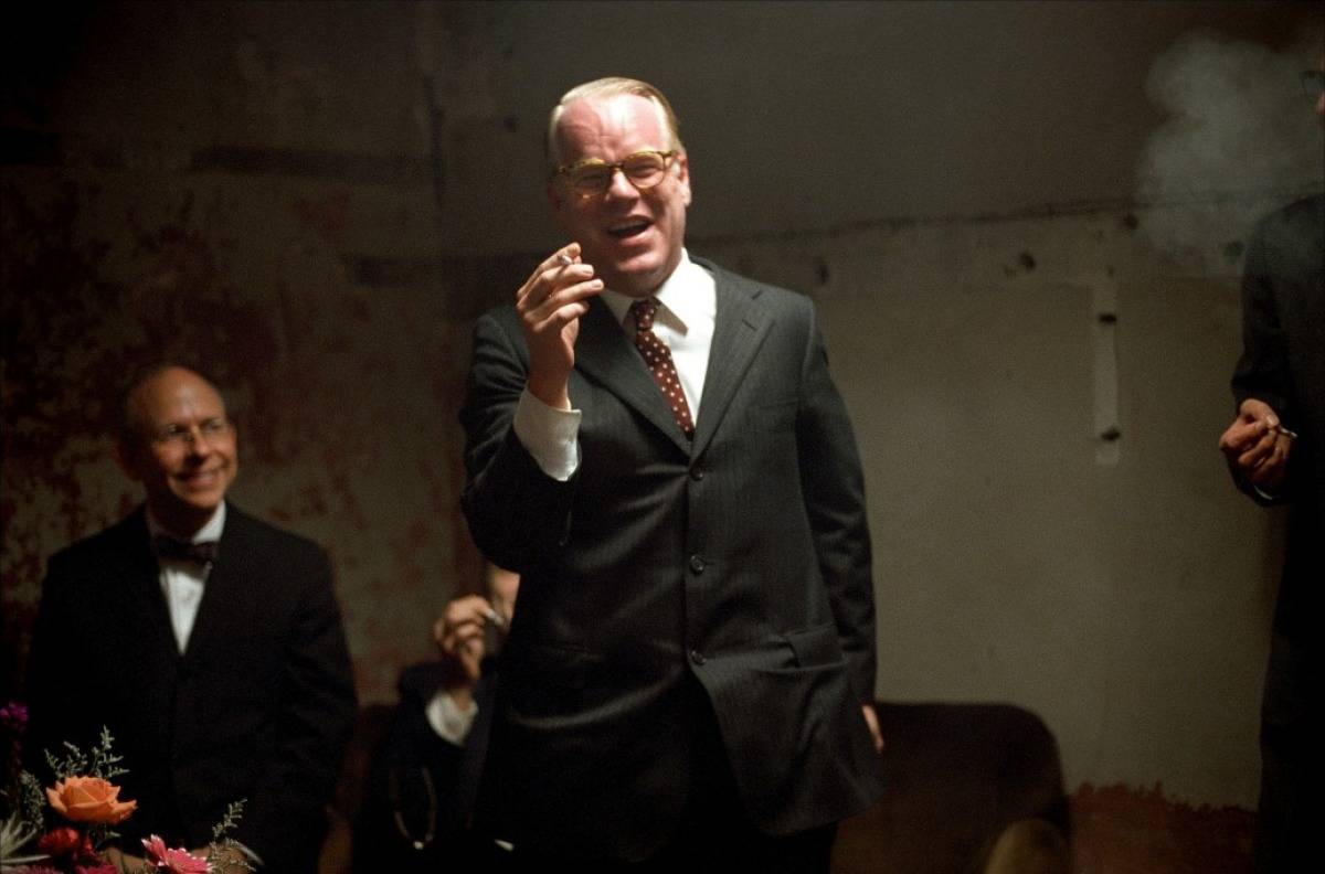 Philip Seymour Hoffman in una scena del film "Truman Capote"
