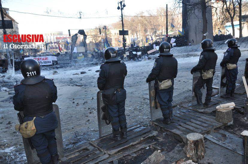 Le aquile del regime di Kiev: "I cattivi non siamo noi"