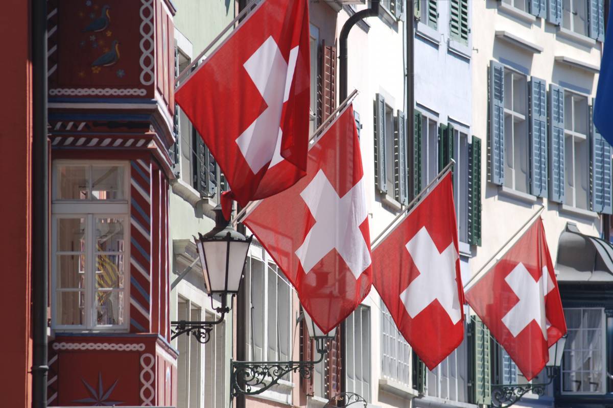 Stretta tedesca sull'immigrazione, gli svizzeri ironizzano