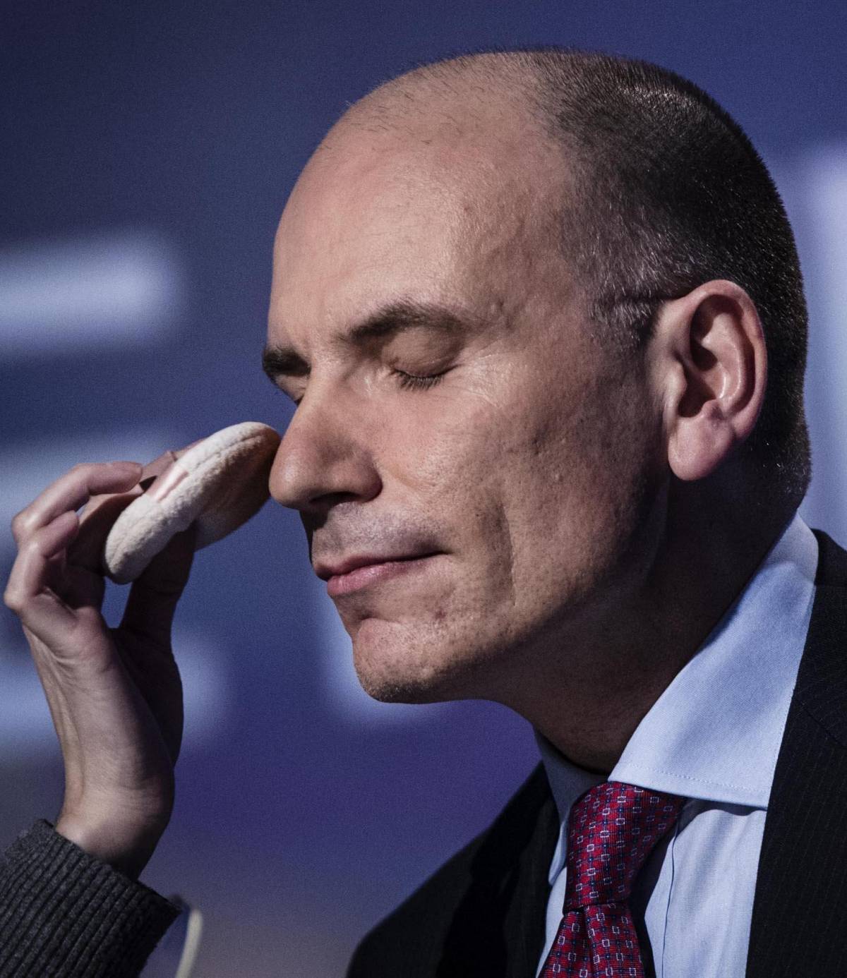 Letta gioca a carte scoperte e fa saltare i conti per salvarsi