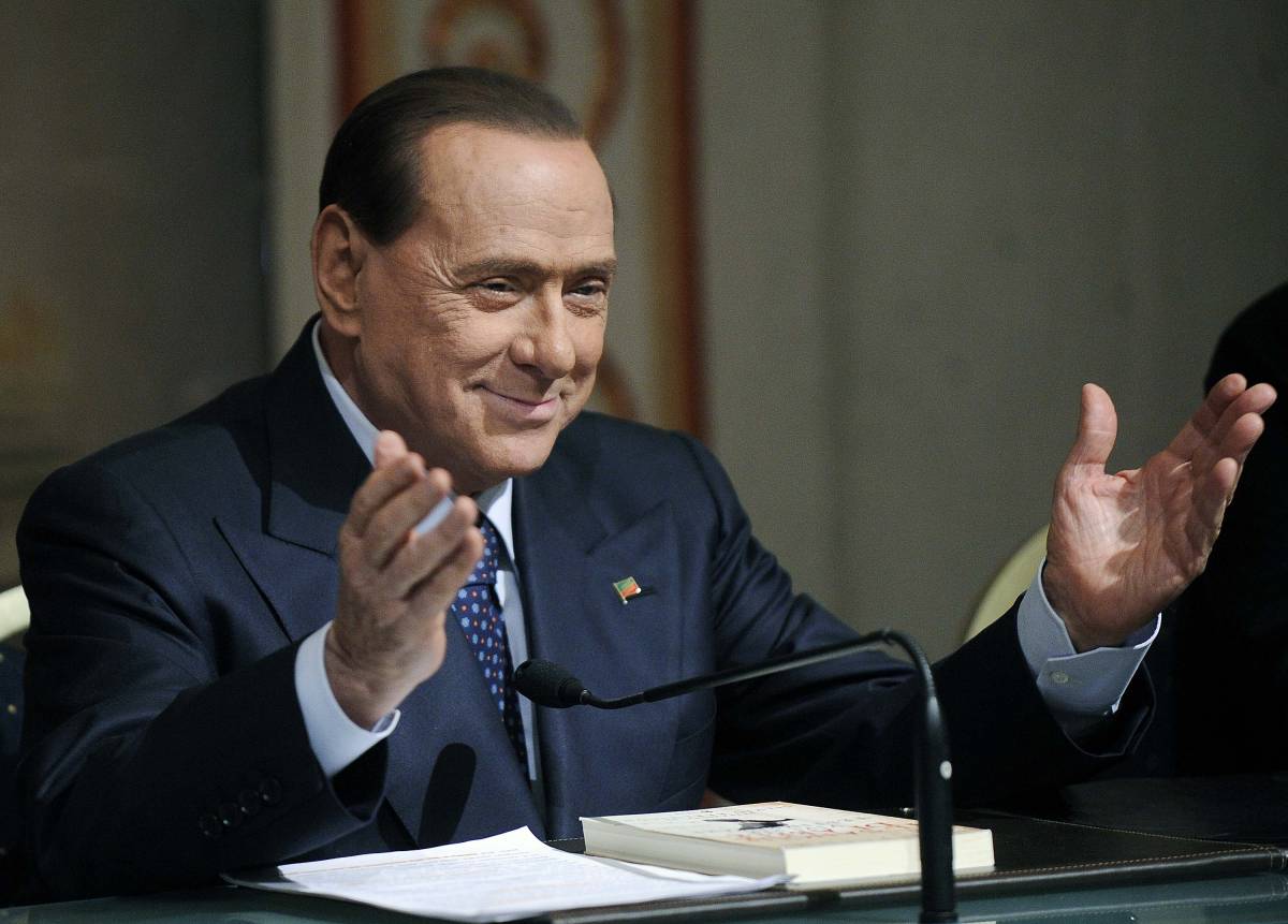 Berlusconi commosso dalla battaglia delle firme: i cittadini hanno capito