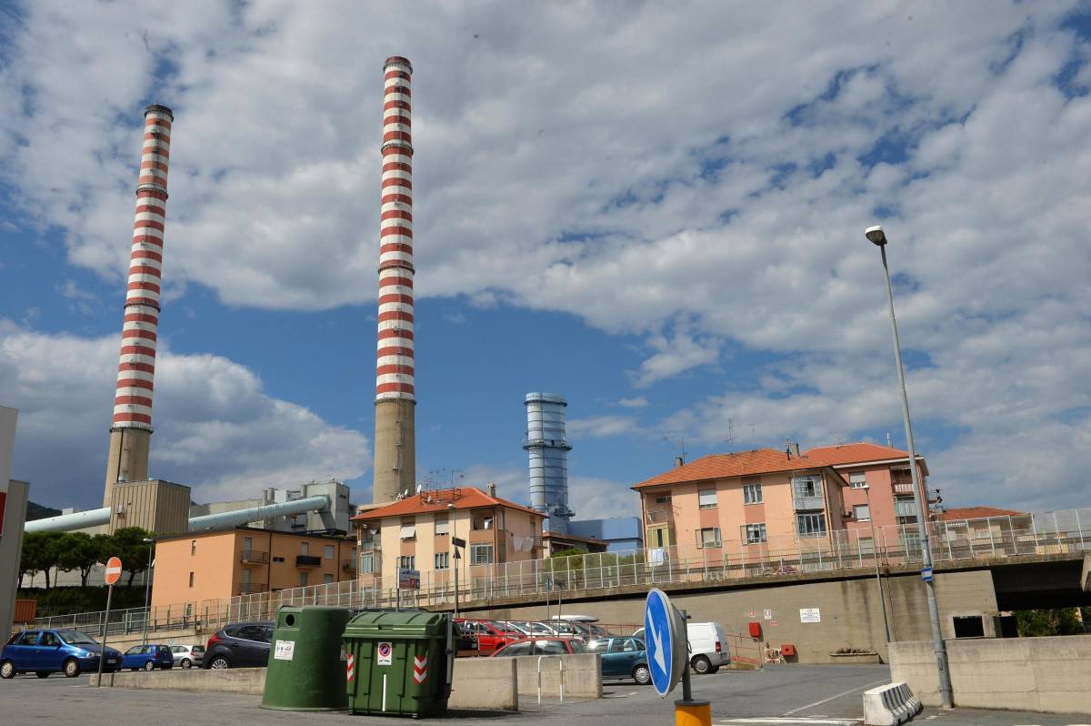 Centrale Tirreno Power sequestrata: "Non rispettati limiti sulle emissioni"