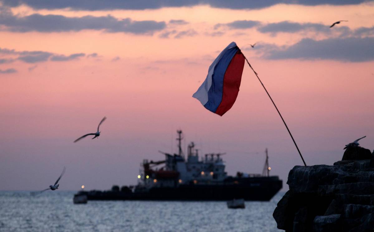 Siria, fregata militare russa si dirige contro navi Usa che hanno lanciato missili