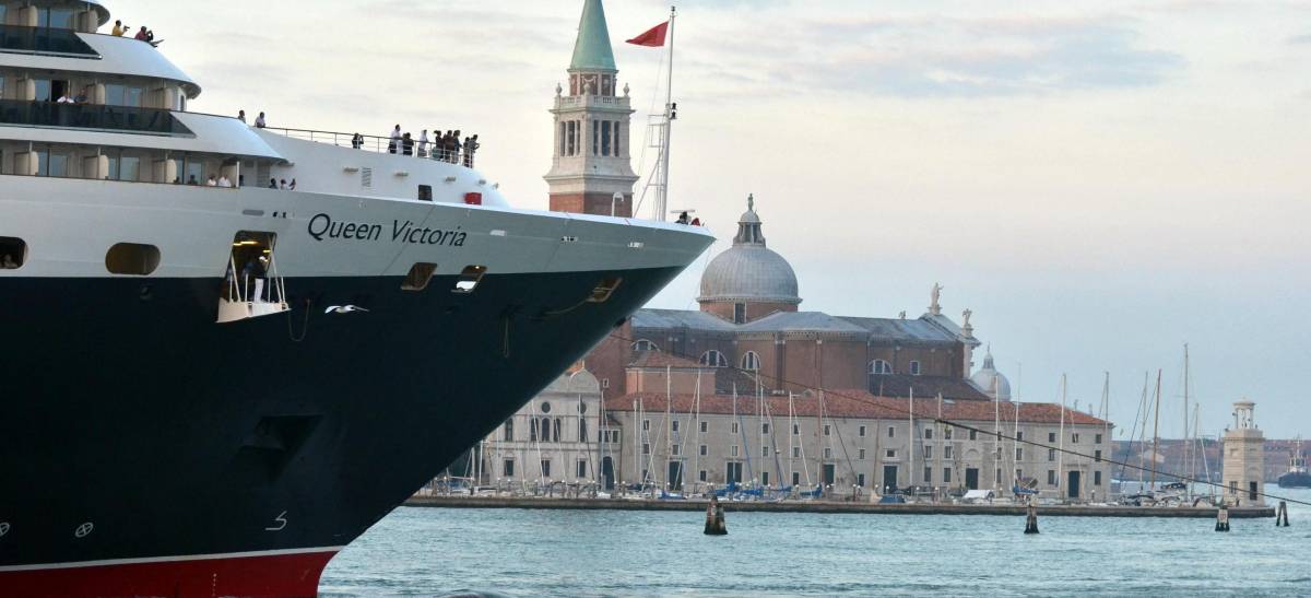 Grandi navi ancora a Venezia. I giudici bocciano il governo