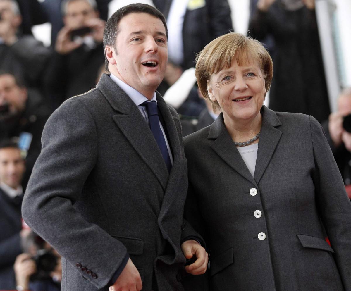 Renzi in ginocchio da Angela:  "Sbaglia, ma obbedisco"