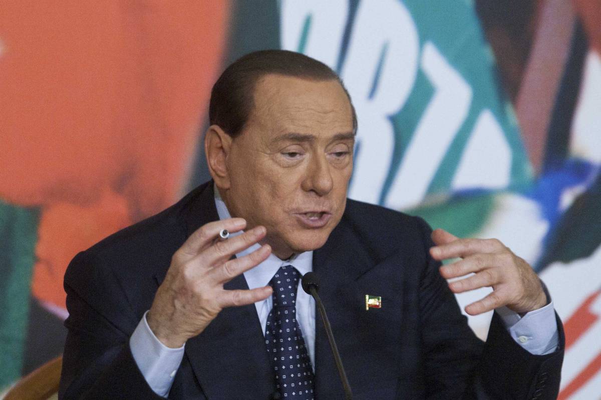 Berlusconi si autosospende: lascio la carica di Cavaliere