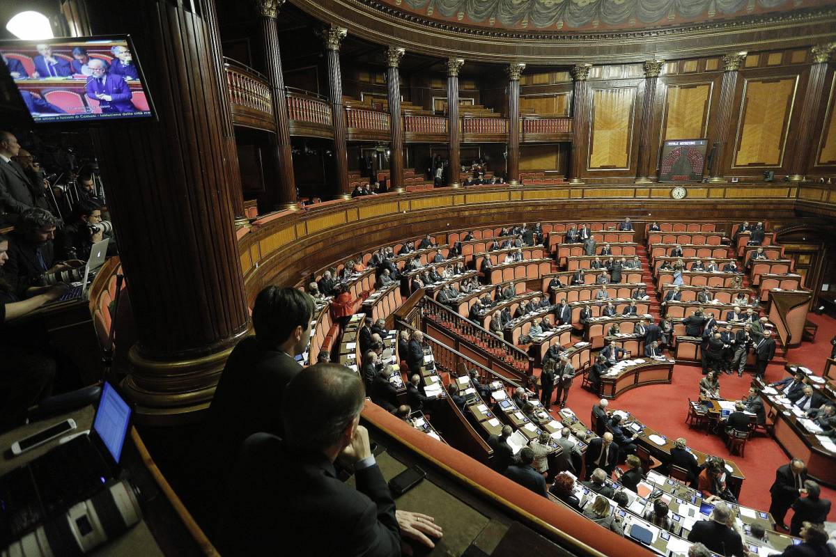 Senato, ghigliottina sul ddl contro il voto di scambio: è bagarre M5S