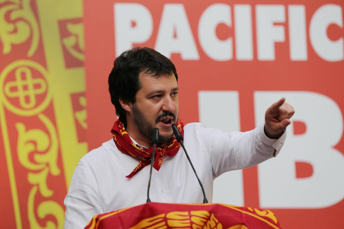 Salvini: "O liberano i secessionisti o andiamo a liberarli noi"