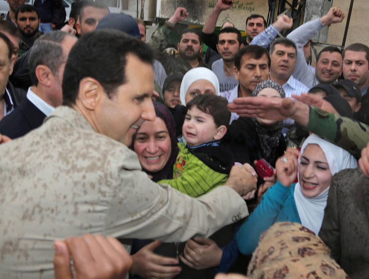 Bashar al-Assad in visita al villaggio di Maaloula a Pasqua