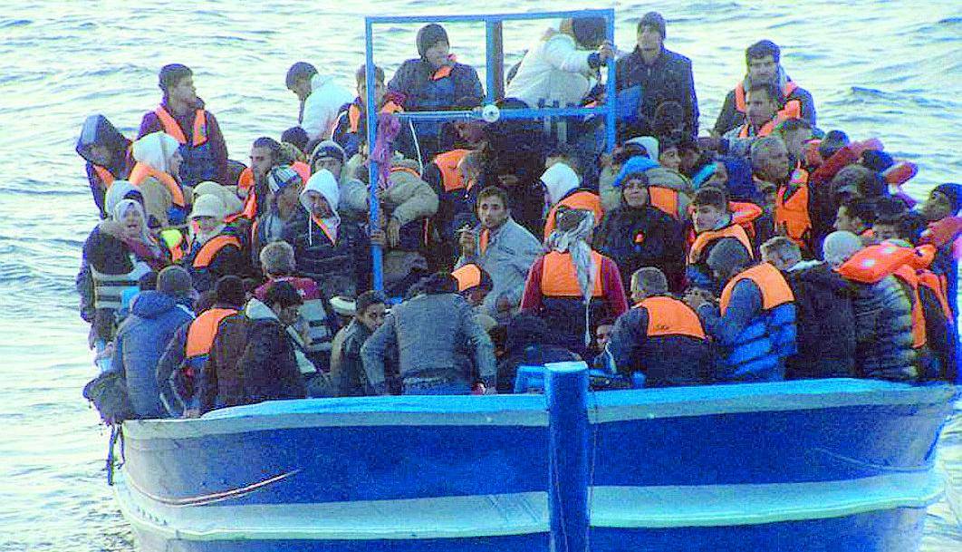 Arrivano 800mila immigrati e Alfano naufraga nei suoi flop