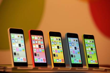 Apple lancia i vestiti che ricaricano l'iPhone