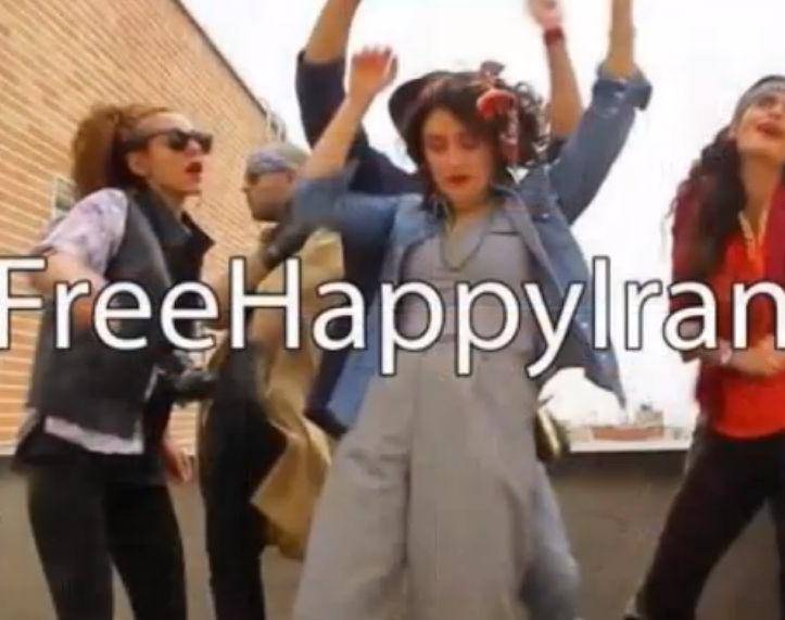 Ragazze ballano "Happy" senza velo Il regime di Teheran le mette in galera