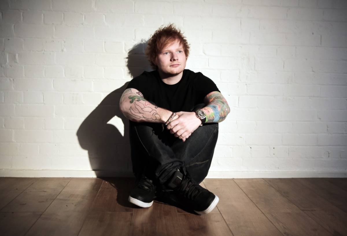 Arriva Ed Sheeran il "rosso" del pop che vola in classifica