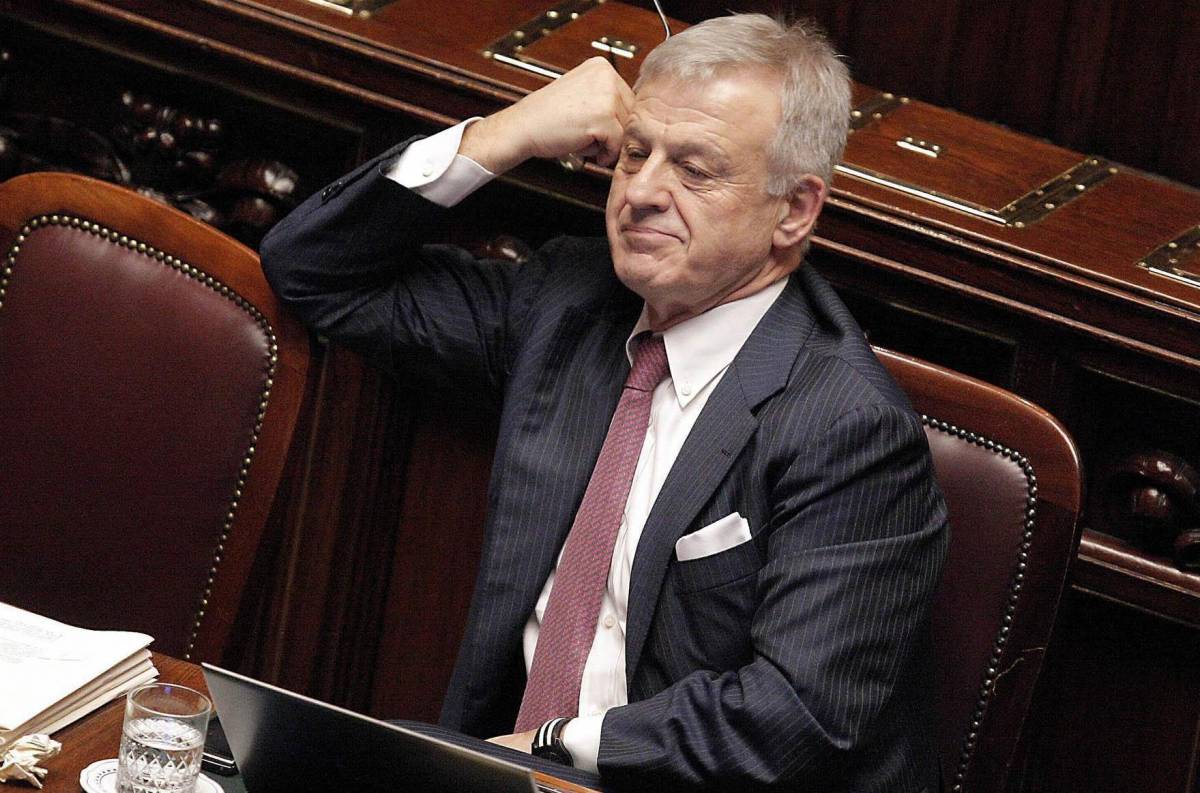 L'ex ministro Corrado Clini sotto indagine anche a Roma