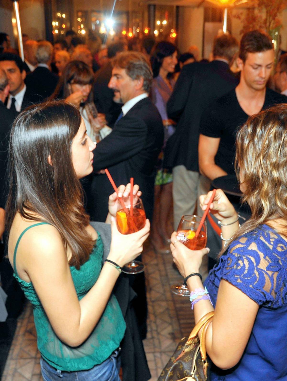 Serate sotto le stelle: adesso l'aperitivo si prende in terrazza