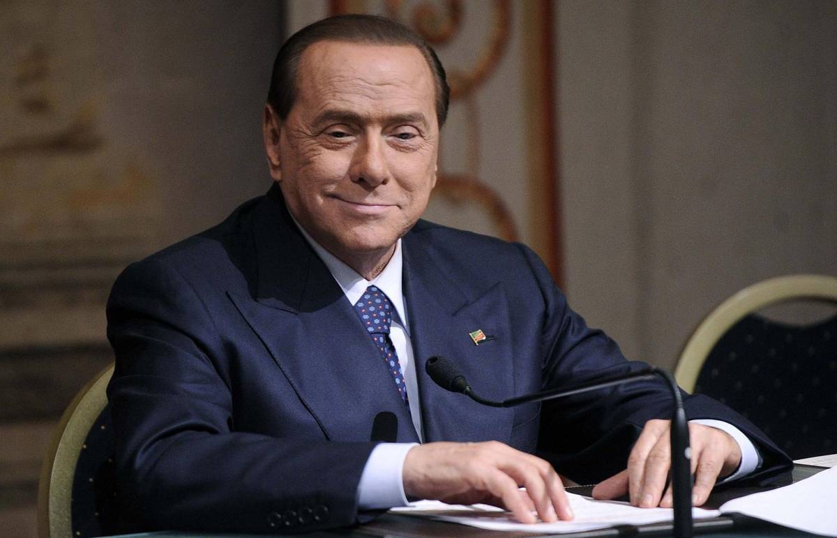 Berlusconi apre lo scouting: "Volti nuovi da lanciare in tv" 