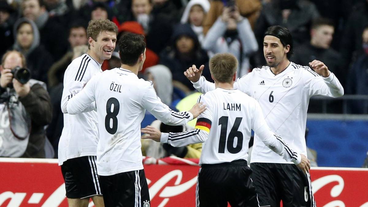 Esultanza tedesca nel match d'esordio