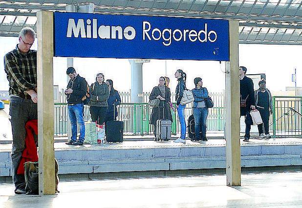 Il convoglio diretto a Piacenza era appena partito dalla stazione di Rogoredo