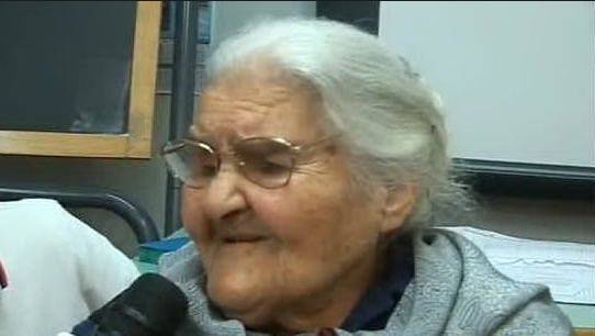 Licenza media a 99 anni: Nonna Chischedda realizza il suo sogno