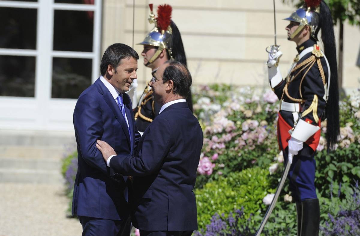 Renzi vola a Parigi da Hollande: patto su crescita e investimenti: "Dobbiamo semplificare l'Europa"