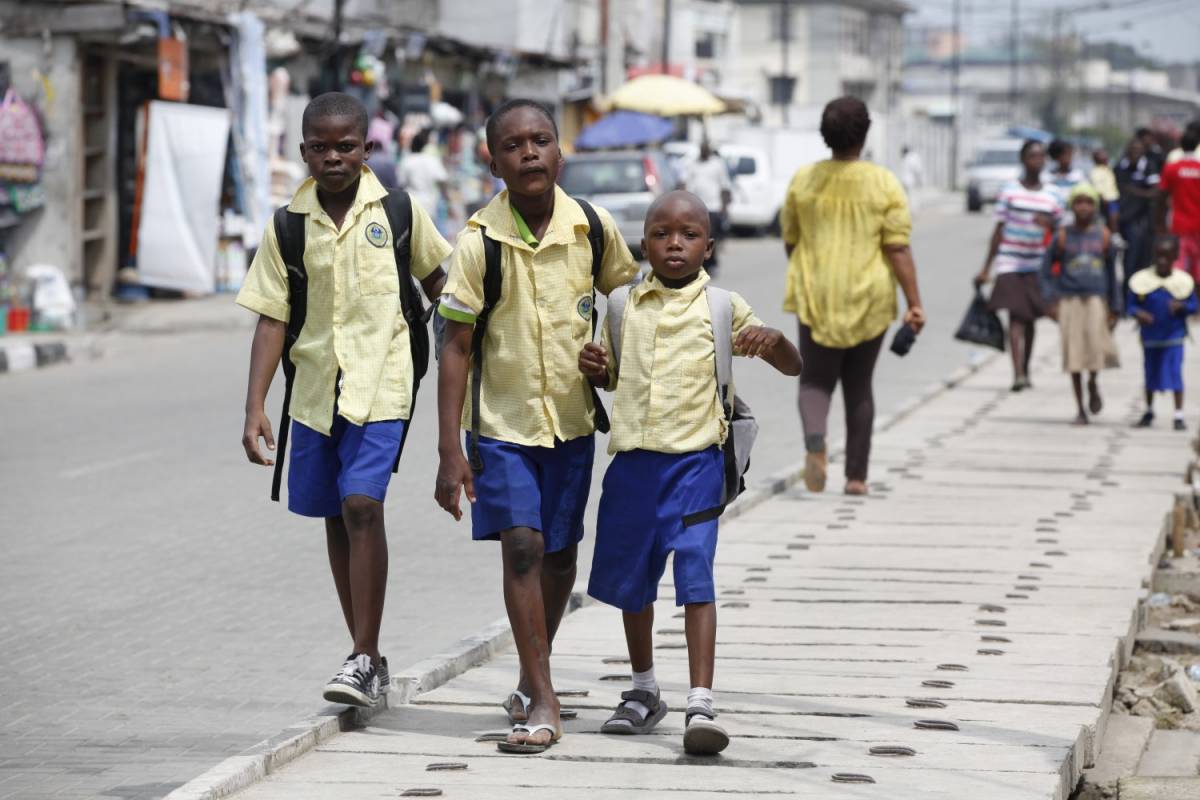 Studenti nigeriani fotografati a Lagos