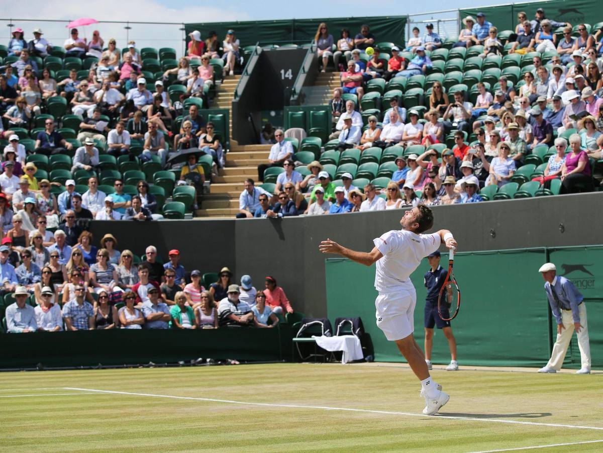 Wimbledon assaggia la crisi, Nadal ci cade dentro