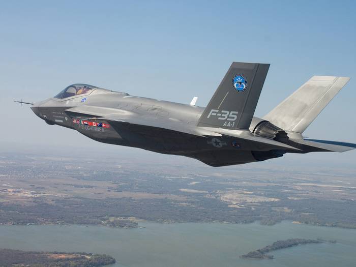 Usa, dopo un incidente il Pentagono lascia a terra gli F35