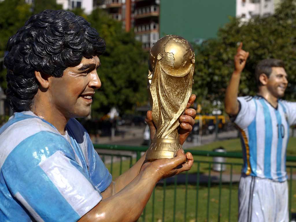 Maradona e Messi, passato e presente dell'Albiceleste