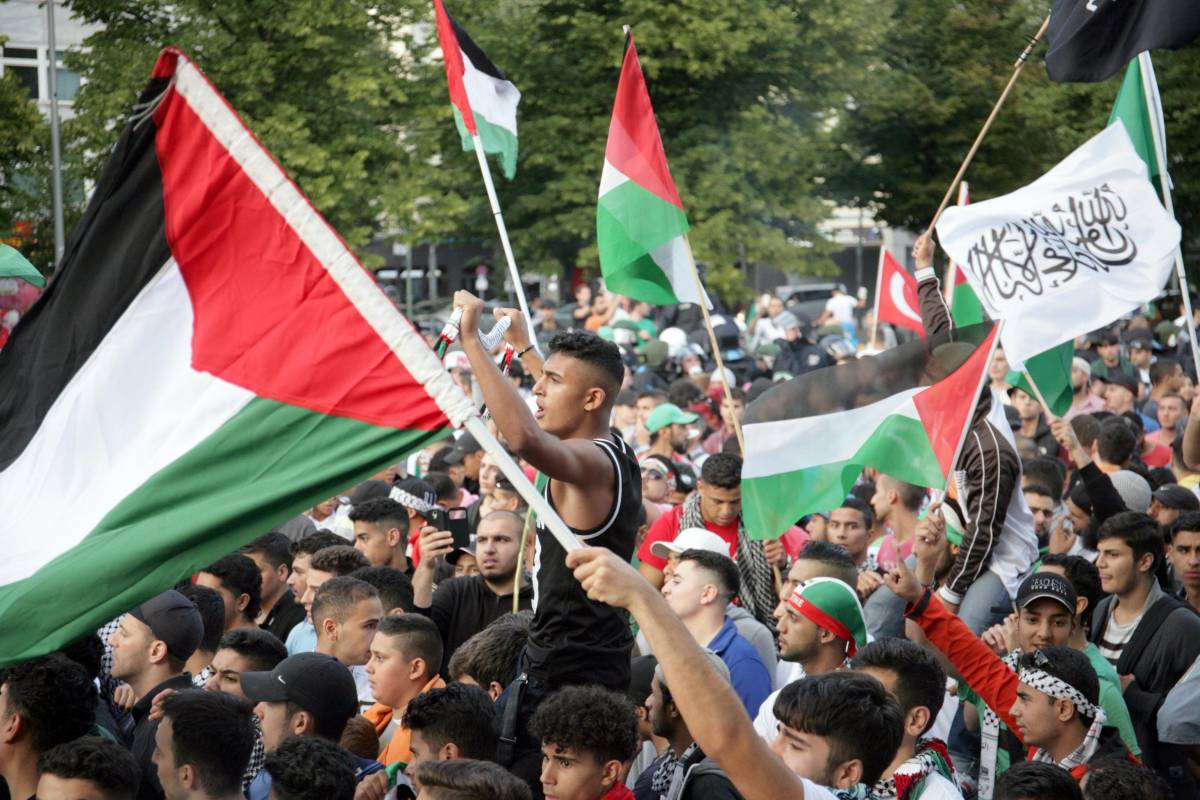 I media italiani tifano Hamas più degli stessi palestinesi