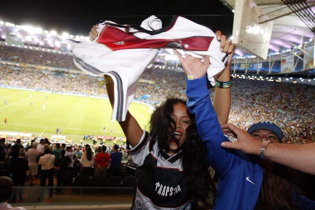Rihanna ora pensa al calcio. E vuole comprare il Liverpool