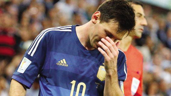 La delusione di Messi al termine della Finale