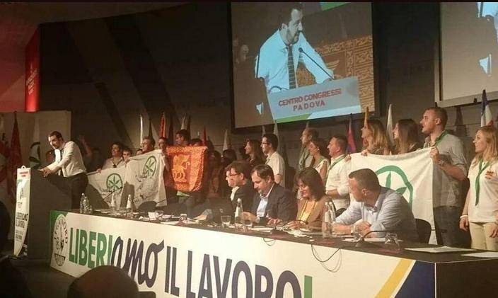 Salvini mostra i muscoli e lancia lo sciopero fiscale