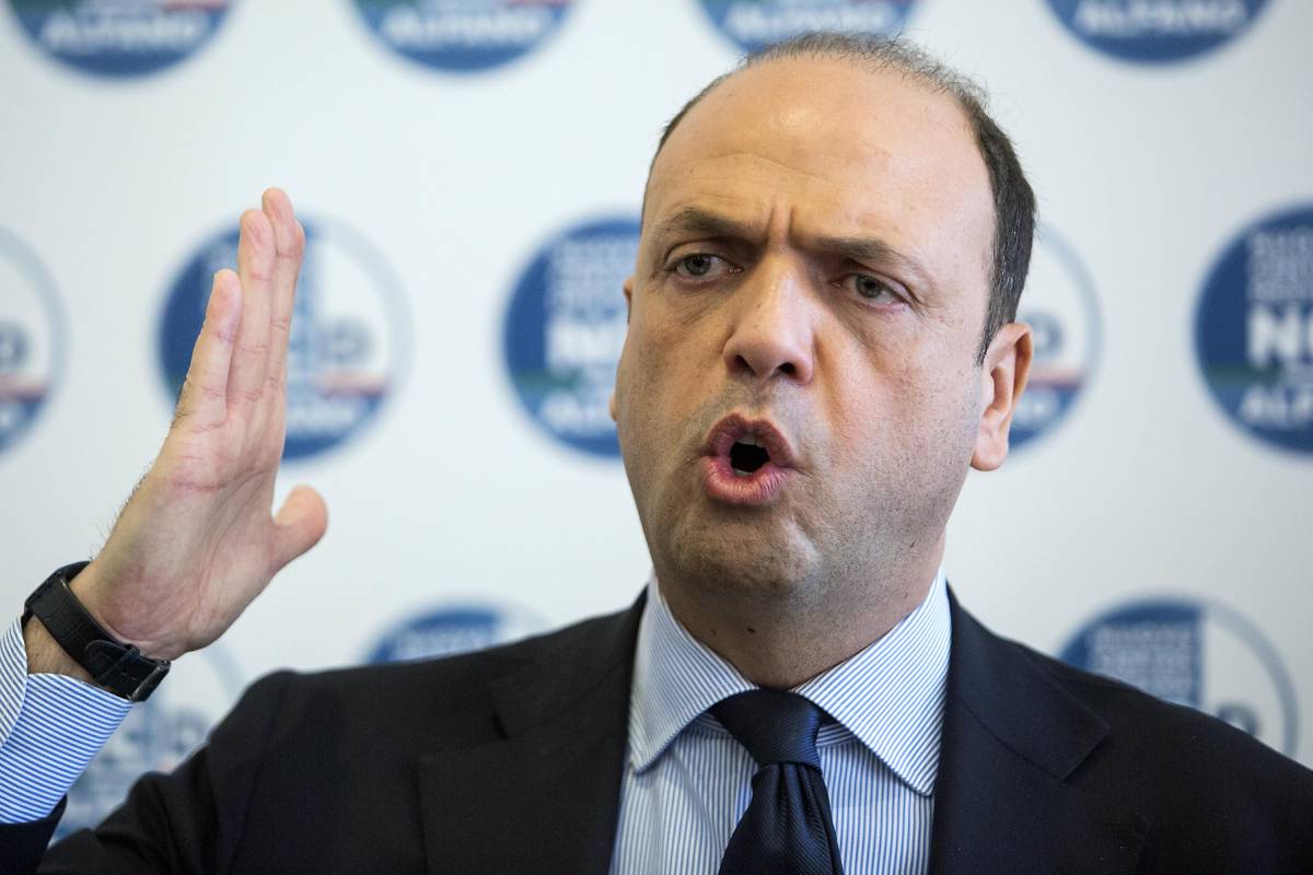 I partitini centristi contro l'asse Renzi-Berlusconi: temono di scomparire