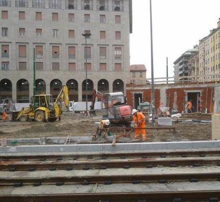 Ecomostro, piazza XXIV maggio insorge