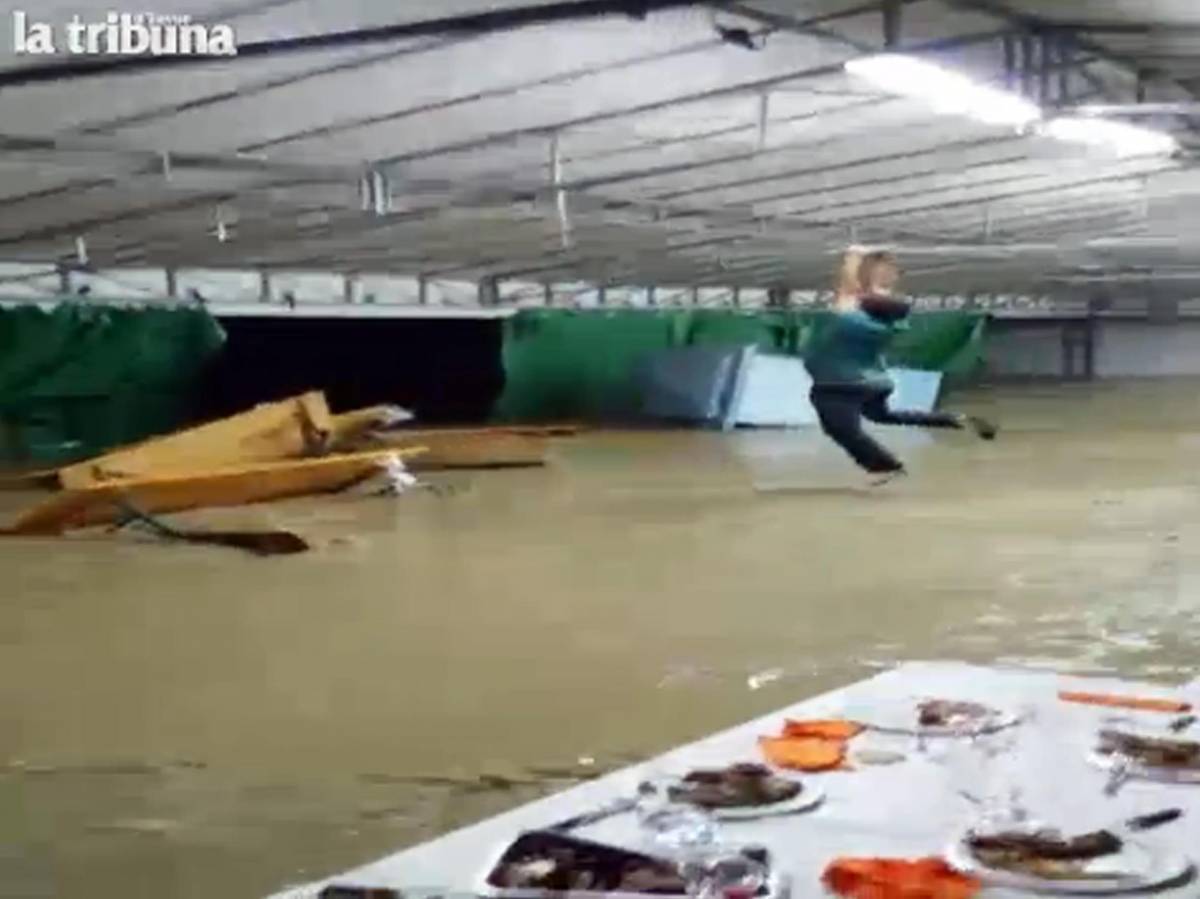 Bomba d'acqua travolge festa: morti e feriti nel Trevigiano