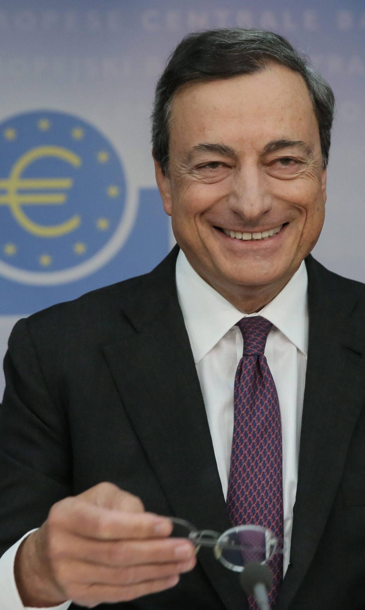 Draghi sfodera il bazooka: giù i tassi e liquidità record